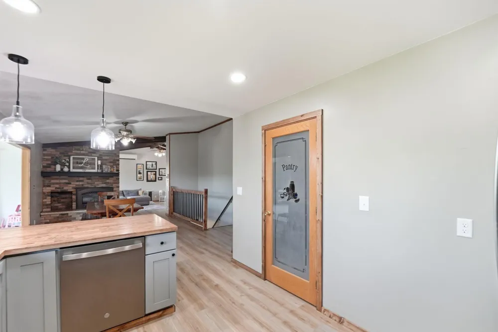7126 196th Avenue NE New London, MN 56273