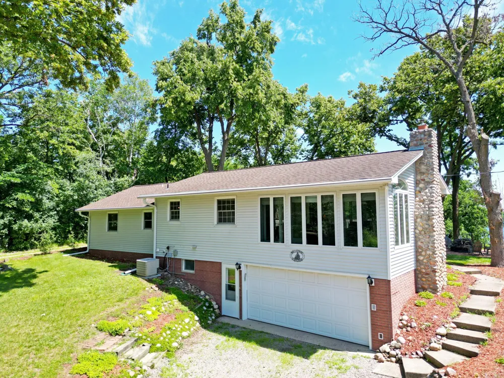 16064 62nd Street NW South Haven, MN 55382