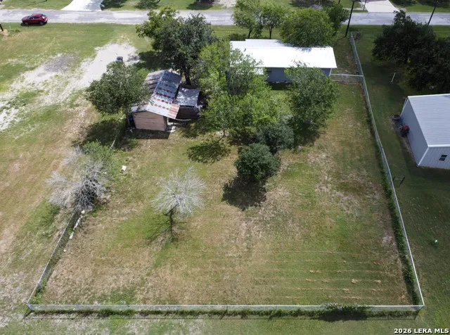 609 ROSALIE ST Falls City, TX 78113