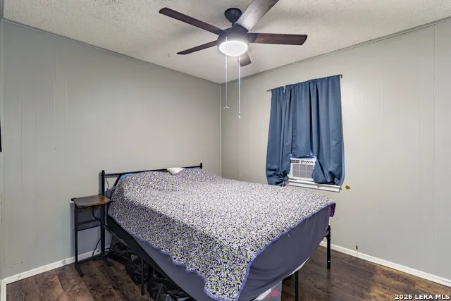 609 ROSALIE ST Falls City, TX 78113