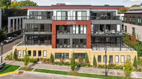 253 Lake Street E #208