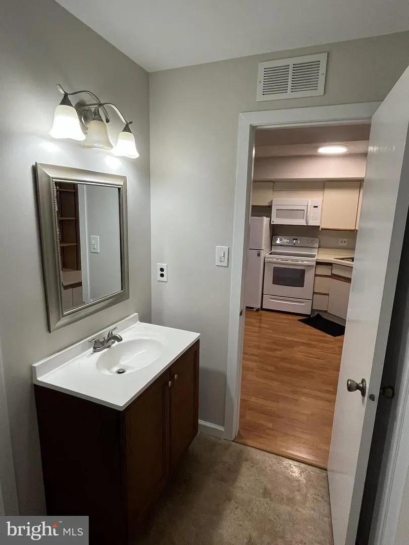 1504 WALDON COURT Sicklerville, NJ 08081