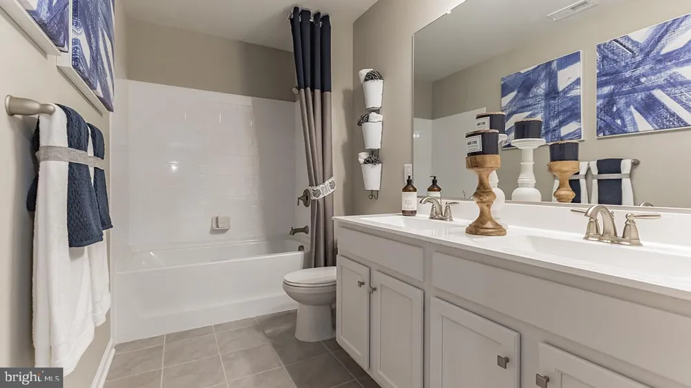 214 LINDSEY DRIVE Columbia, PA 17512