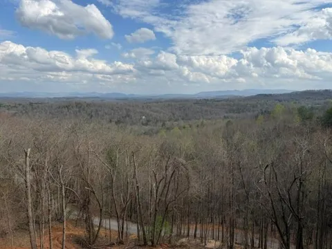 LT40 Lookout Drive