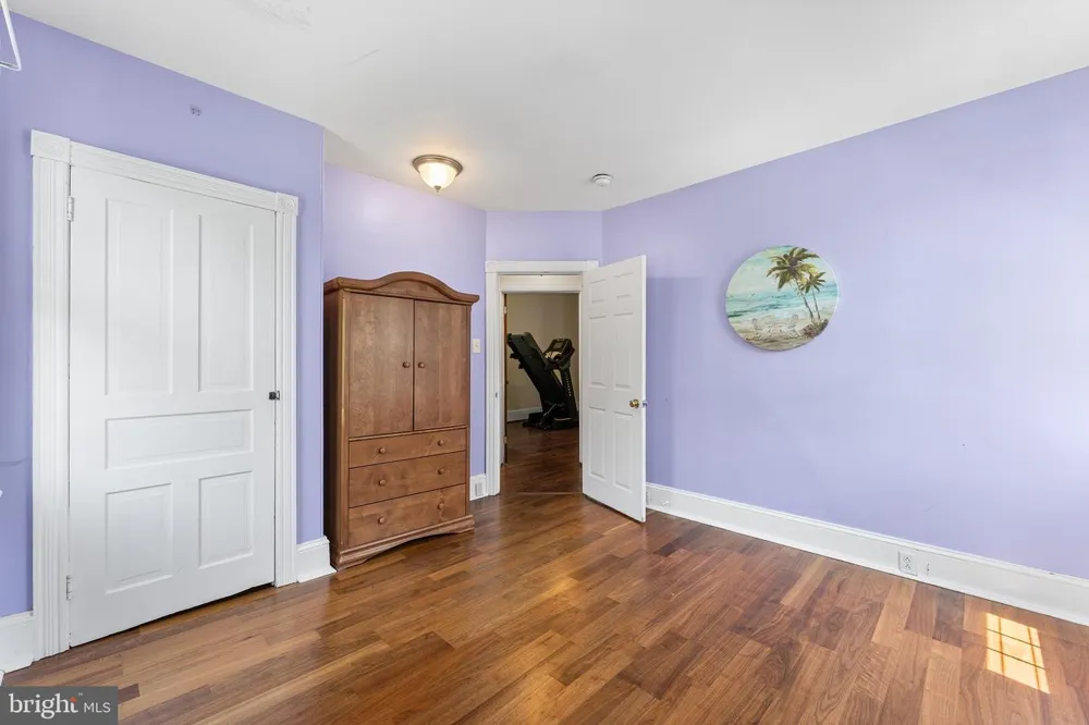 419 ELM AVENUE Riverton, NJ 08077