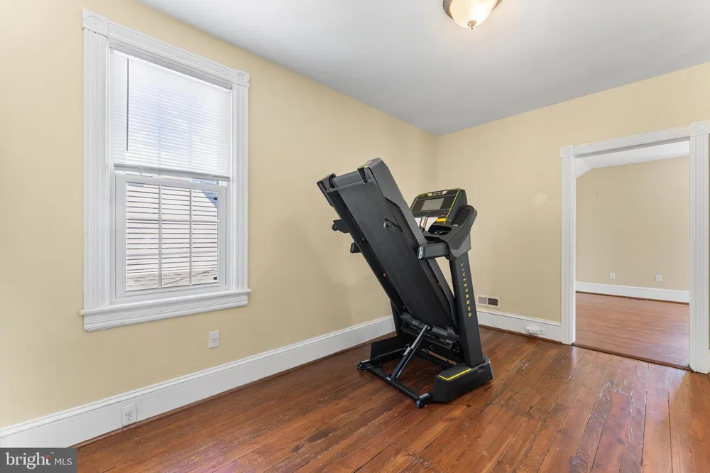 419 ELM AVENUE Riverton, NJ 08077