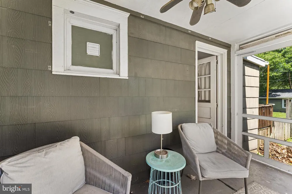 419 ELM AVENUE Riverton, NJ 08077