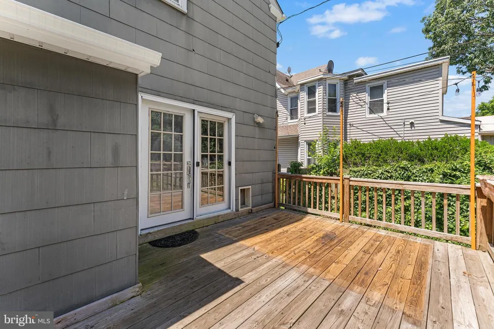 419 ELM AVENUE Riverton, NJ 08077