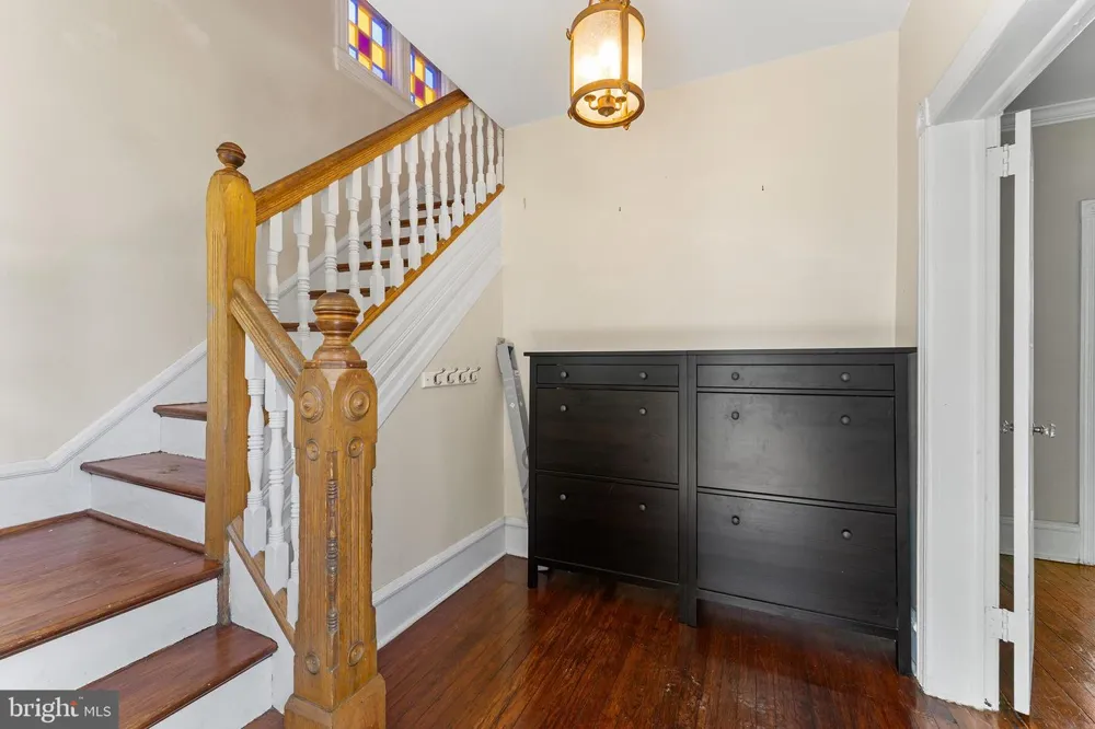 419 ELM AVENUE Riverton, NJ 08077