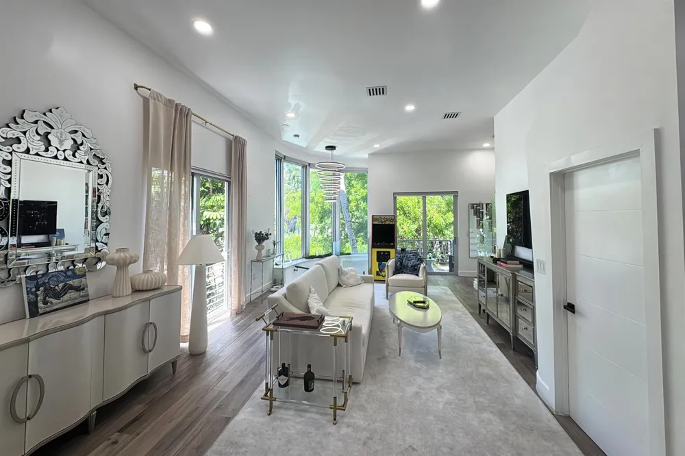 361 Jefferson Avenue Miami Beach, FL 33139