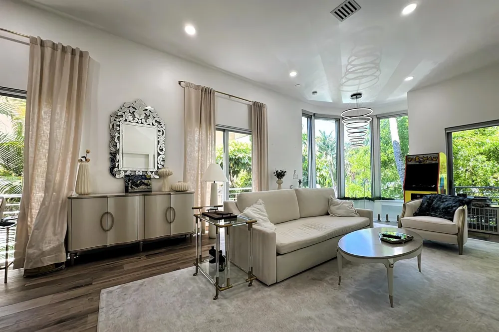 361 Jefferson Avenue Miami Beach, FL 33139