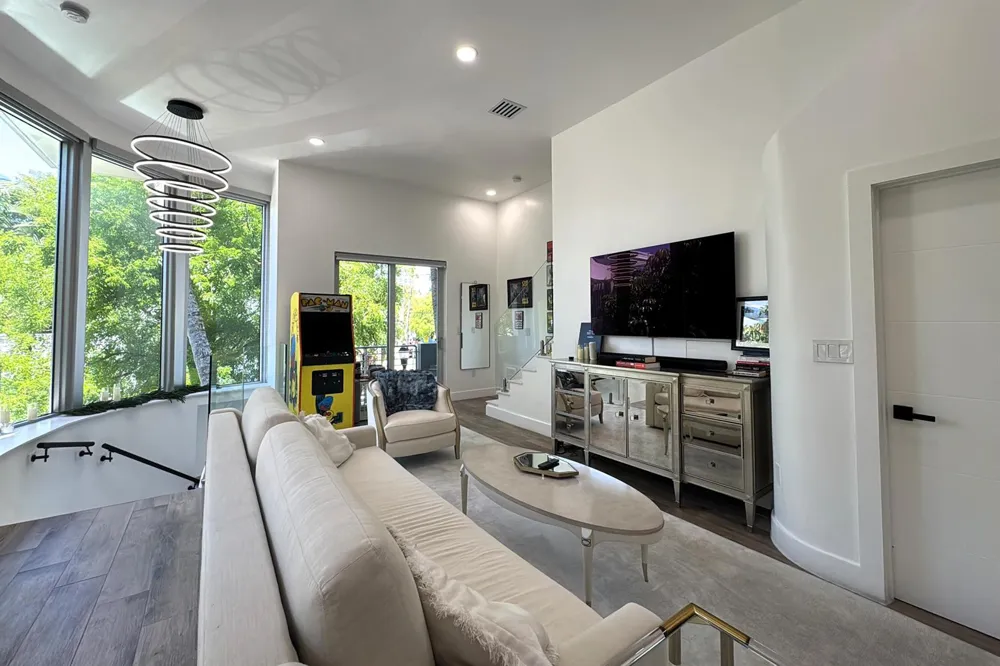 361 Jefferson Avenue Miami Beach, FL 33139