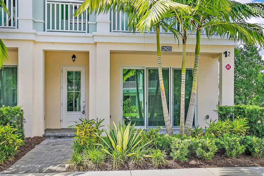 12625 MACHIAVELLI WAY Palm Beach Gardens, FL 33418