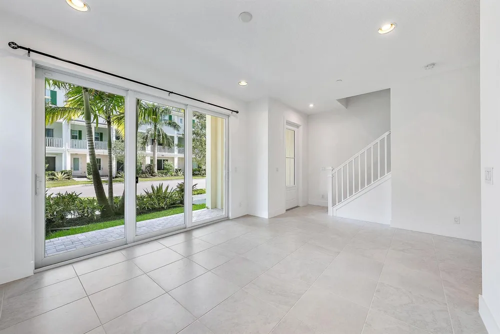 12625 MACHIAVELLI WAY Palm Beach Gardens, FL 33418