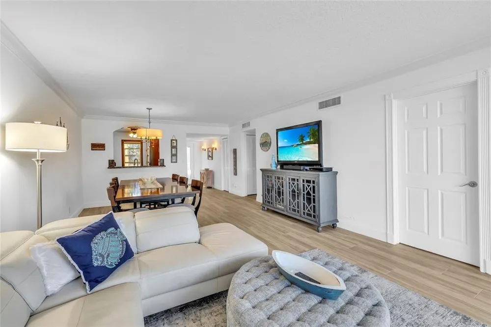 3150 NE 48th Court #204 Lighthouse Point, FL 33064