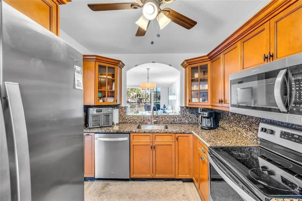 3150 NE 48th Court #204 Lighthouse Point, FL 33064