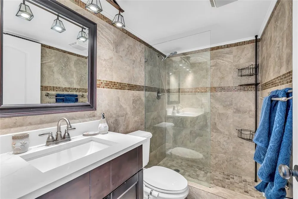 3150 NE 48th Court #204 Lighthouse Point, FL 33064