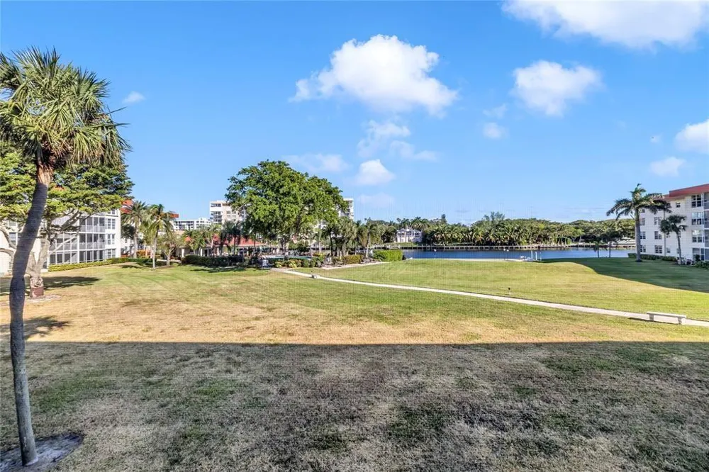 3150 NE 48th Court #204 Lighthouse Point, FL 33064
