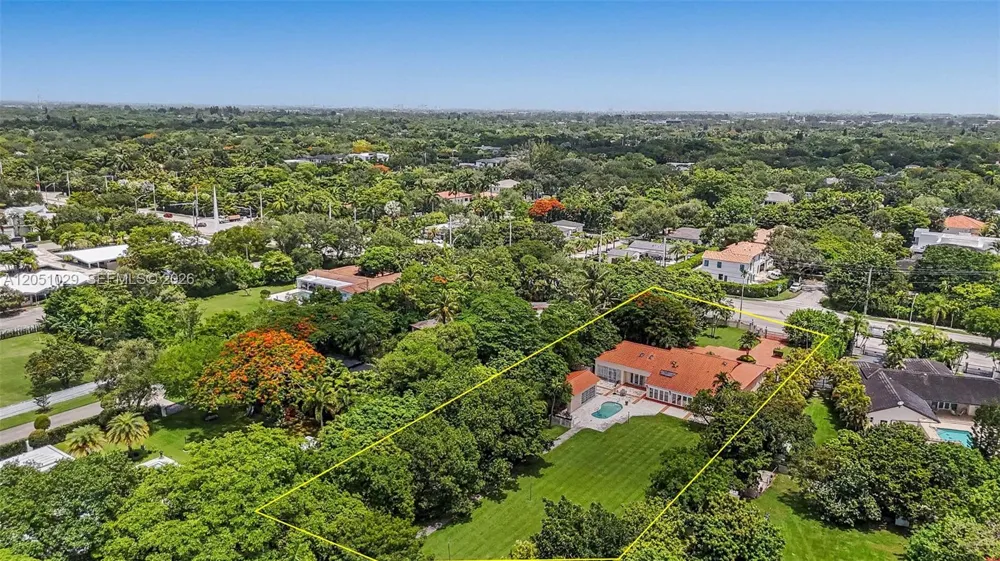 7030 Sunset Dr Miami, FL 33143