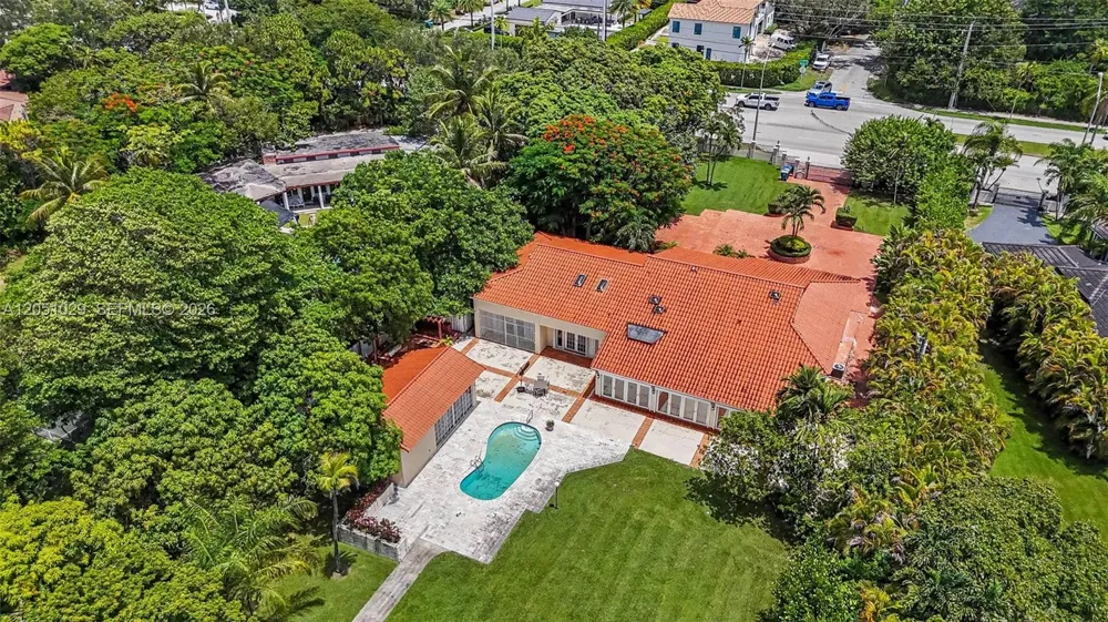 7030 Sunset Dr Miami, FL 33143