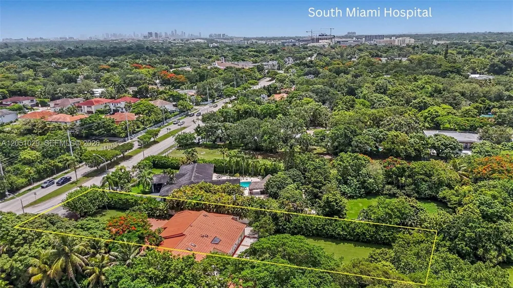 7030 Sunset Dr Miami, FL 33143