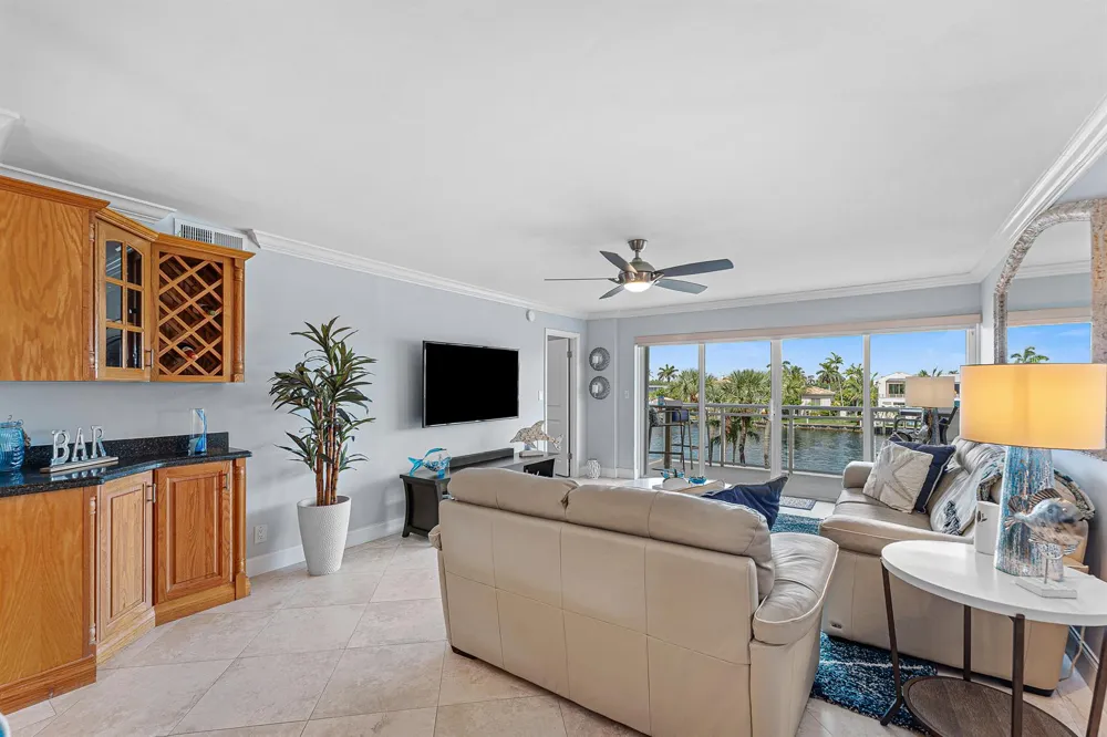 1160 Hillsboro Mile #205 Hillsboro Beach, FL 33062