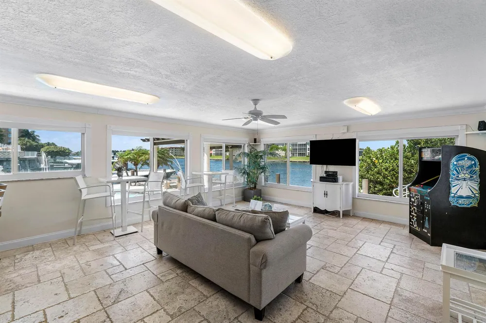 1160 Hillsboro Mile #205 Hillsboro Beach, FL 33062
