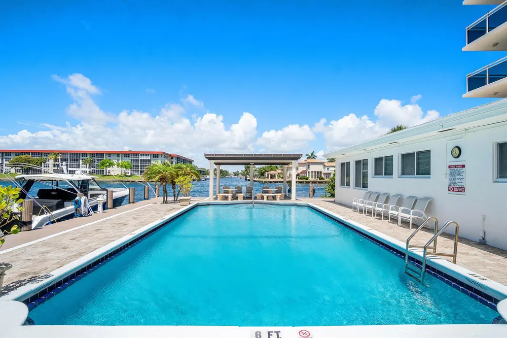 1160 Hillsboro Mile #205 Hillsboro Beach, FL 33062