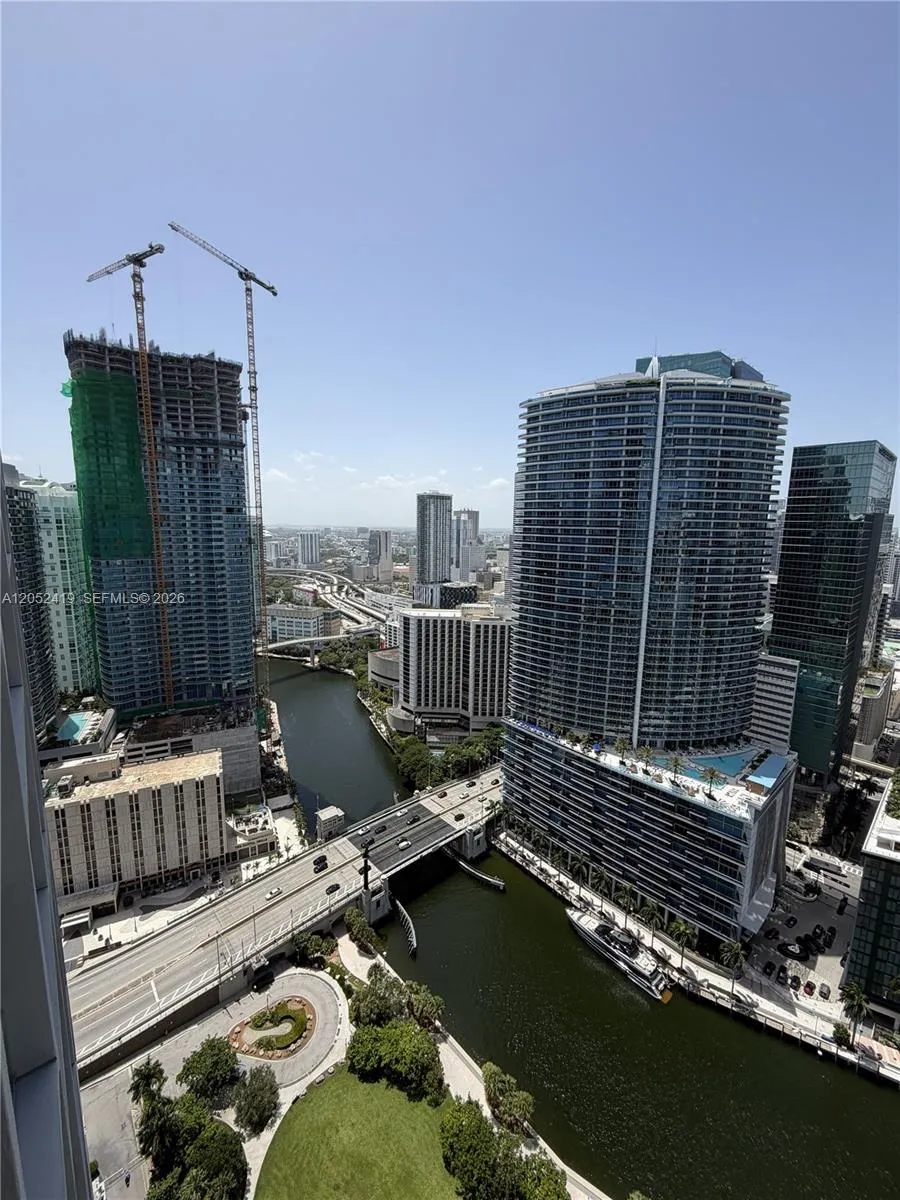 475 Brickell Ave #4008 Miami, FL 33131