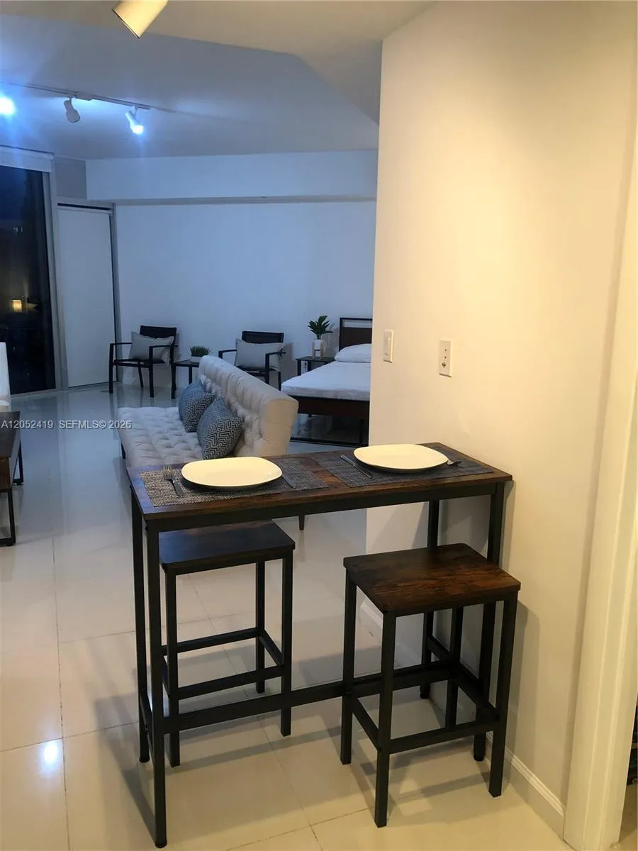 475 Brickell Ave #4008 Miami, FL 33131