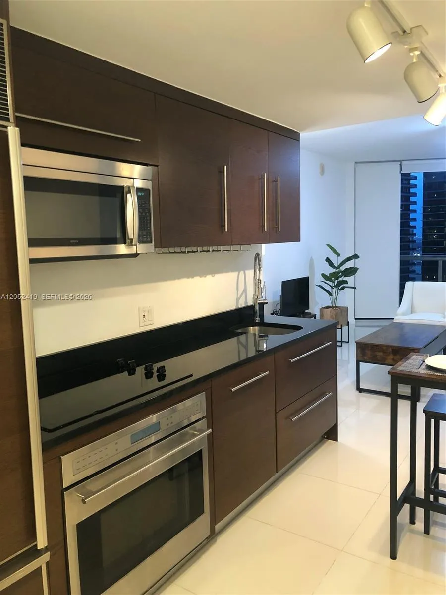 475 Brickell Ave #4008 Miami, FL 33131
