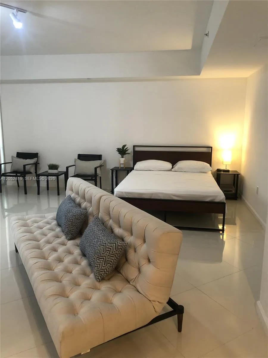 475 Brickell Ave #4008 Miami, FL 33131