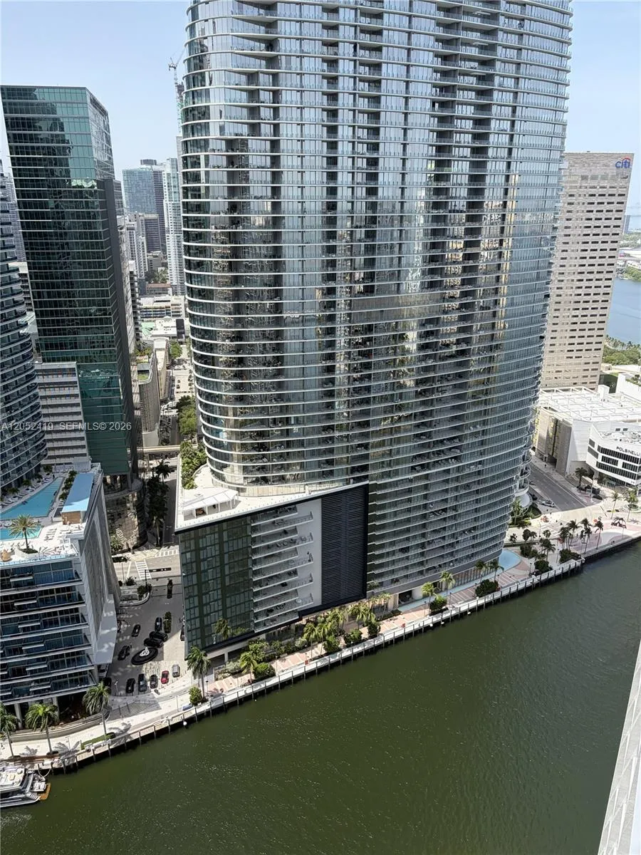 475 Brickell Ave #4008 Miami, FL 33131