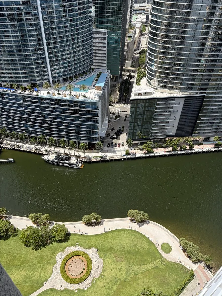 475 Brickell Ave #4008 Miami, FL 33131