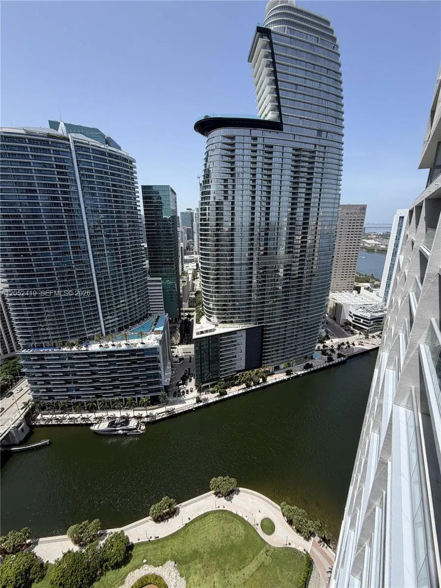 475 Brickell Ave #4008 Miami, FL 33131