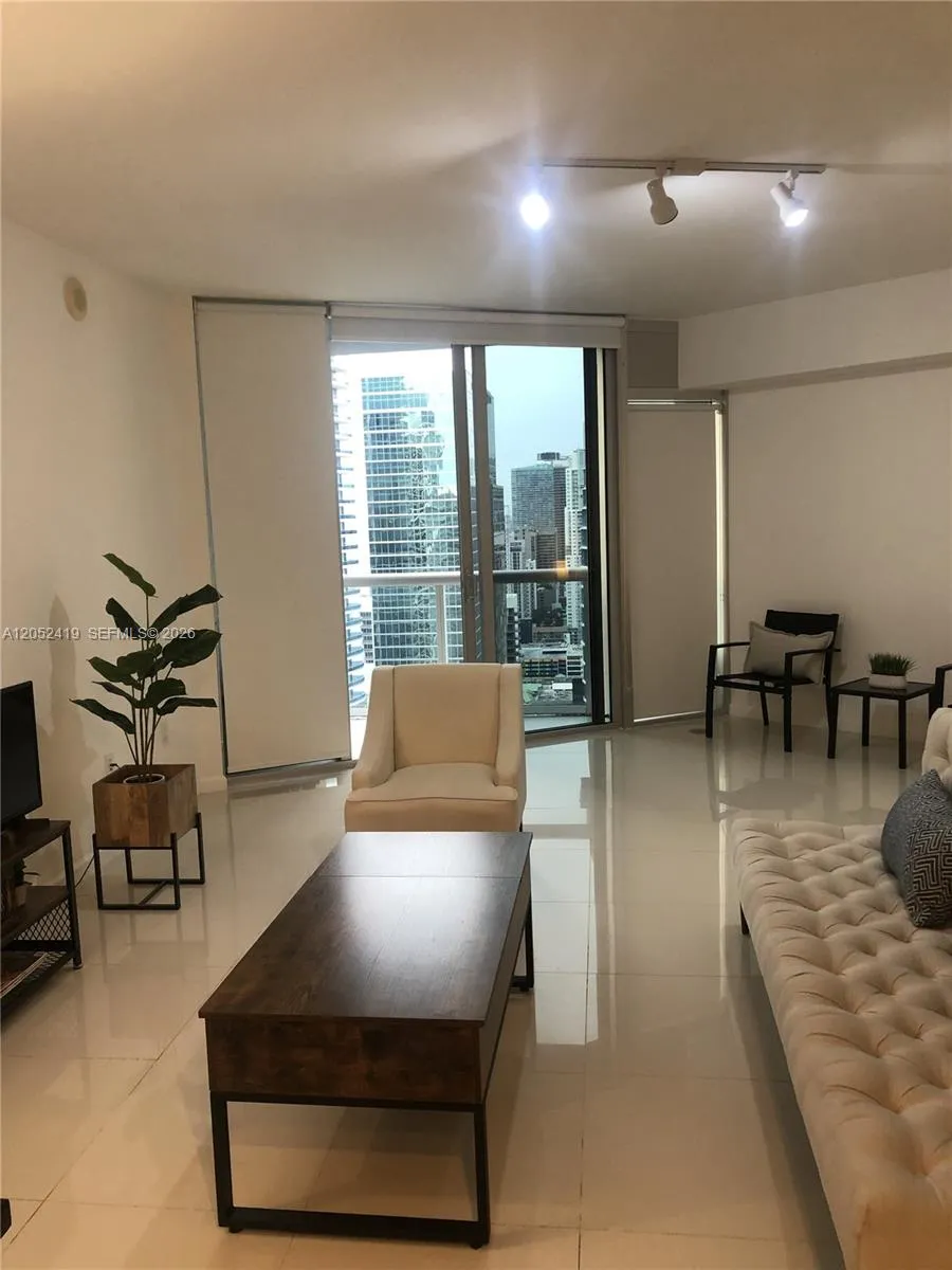 475 Brickell Ave #4008 Miami, FL 33131