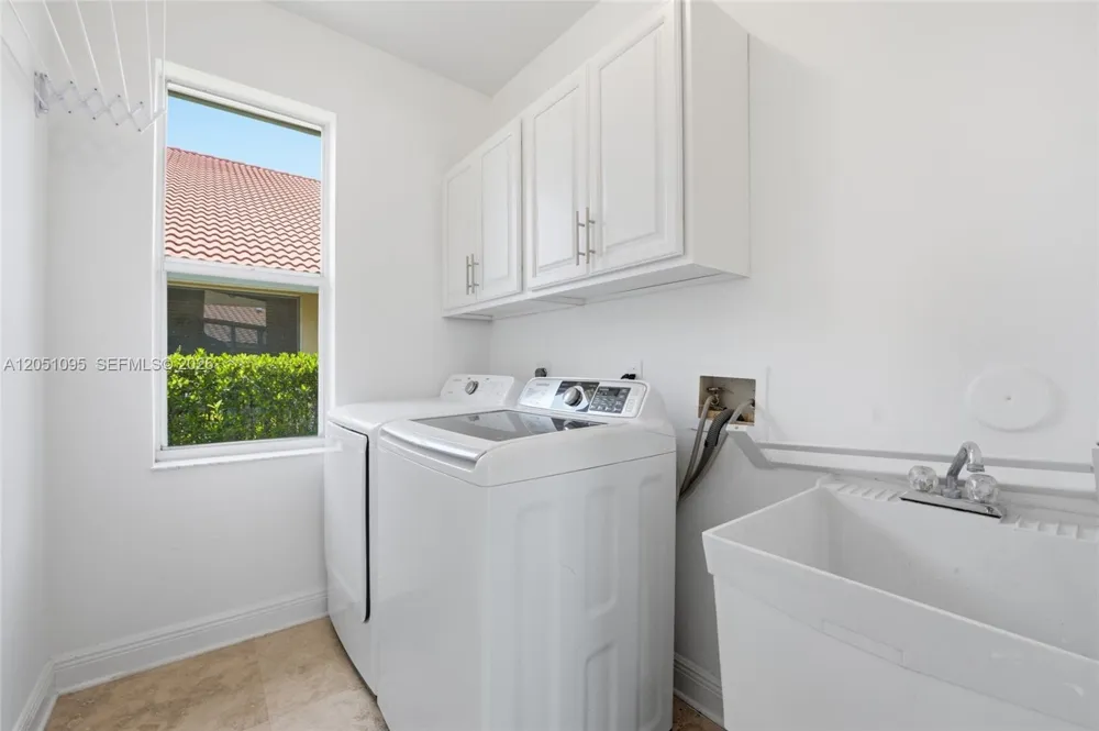 2667 Palmer Pl Weston, FL 33332