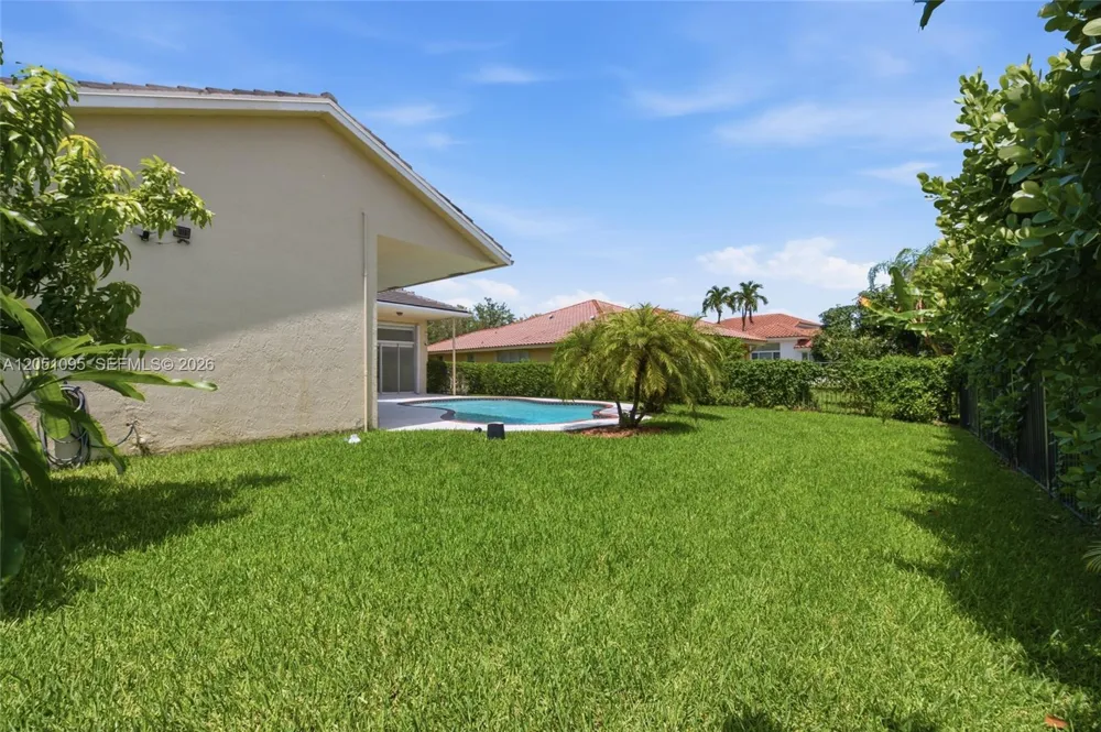 2667 Palmer Pl Weston, FL 33332
