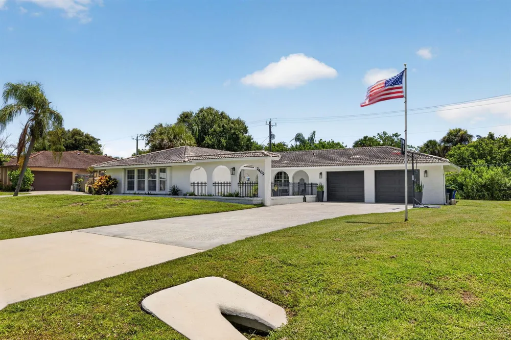 2409 NW Everglades Boulevard Stuart, FL 34994