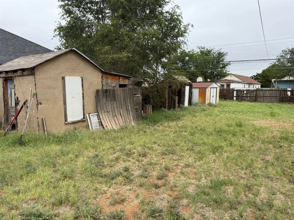 306 5th Street Andrews, TX 79714