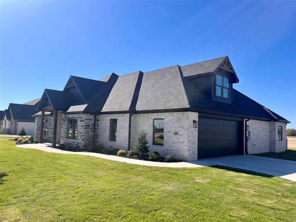 1404 Dixie Estates Way Whitesboro, TX 76273