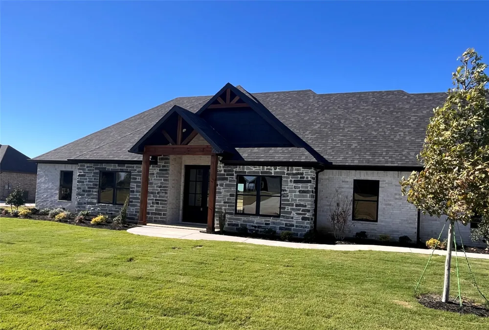 1404 Dixie Estates Way Whitesboro, TX 76273