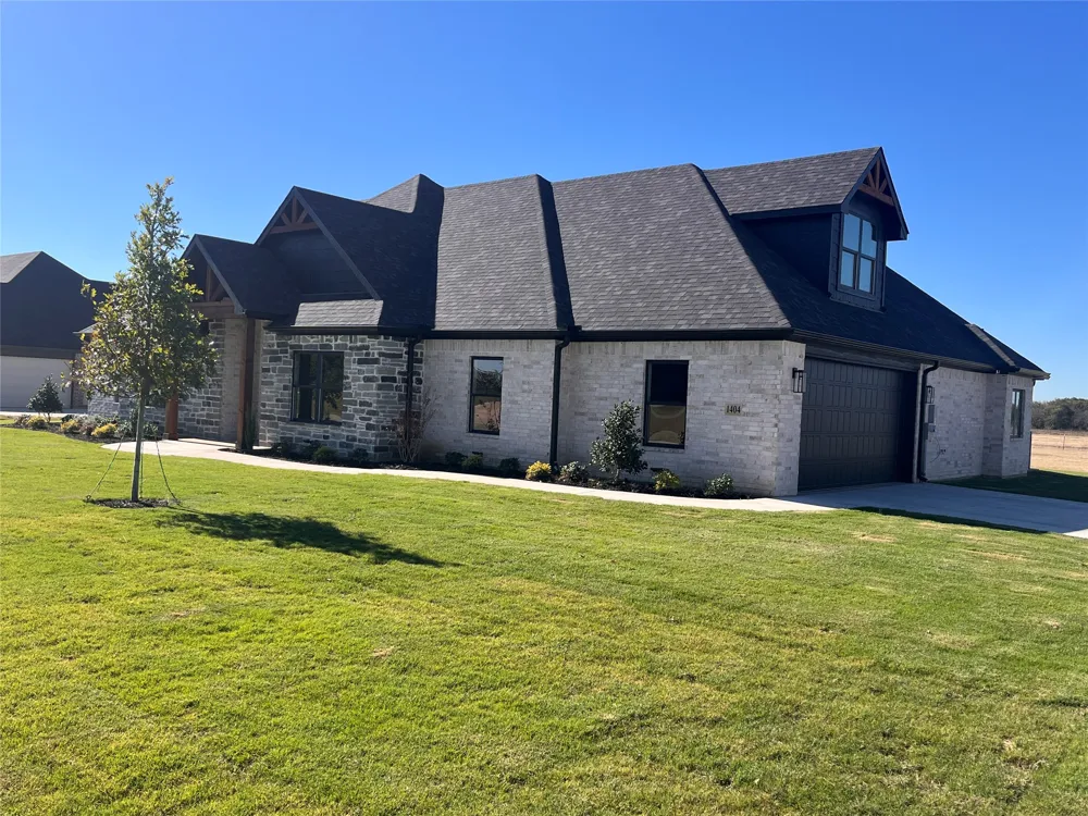 1404 Dixie Estates Way Whitesboro, TX 76273