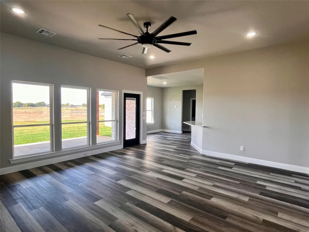 1404 Dixie Estates Way Whitesboro, TX 76273