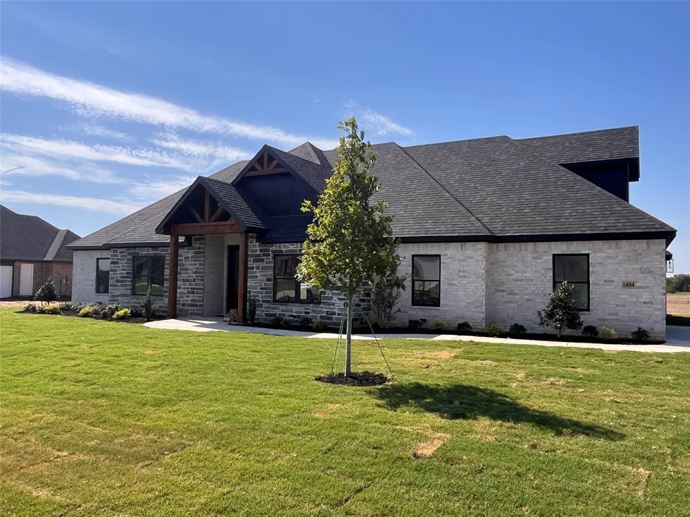 1404 Dixie Estates Way Whitesboro, TX 76273
