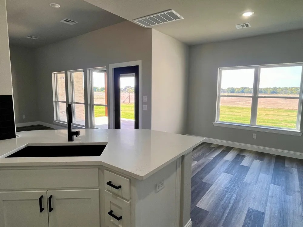 1404 Dixie Estates Way Whitesboro, TX 76273