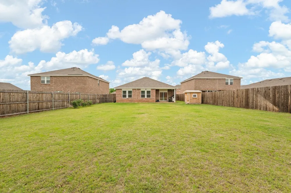 8 Glen Crossings Road Edgecliff Village, TX 76134