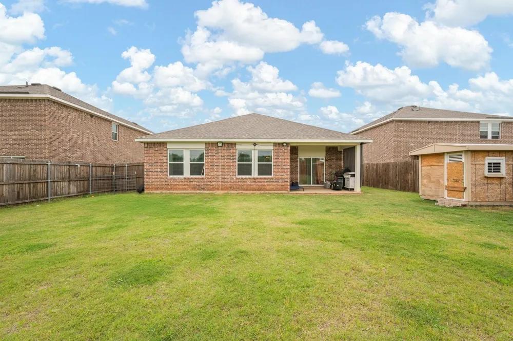8 Glen Crossings Road Edgecliff Village, TX 76134