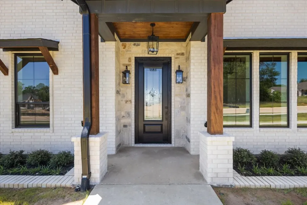 17402 Woodcrest Circle Lindale, TX 75771