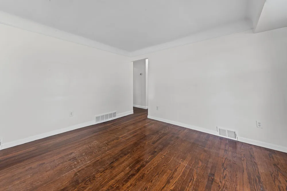 8417 Colonial Street Dearborn Heights, MI 48127